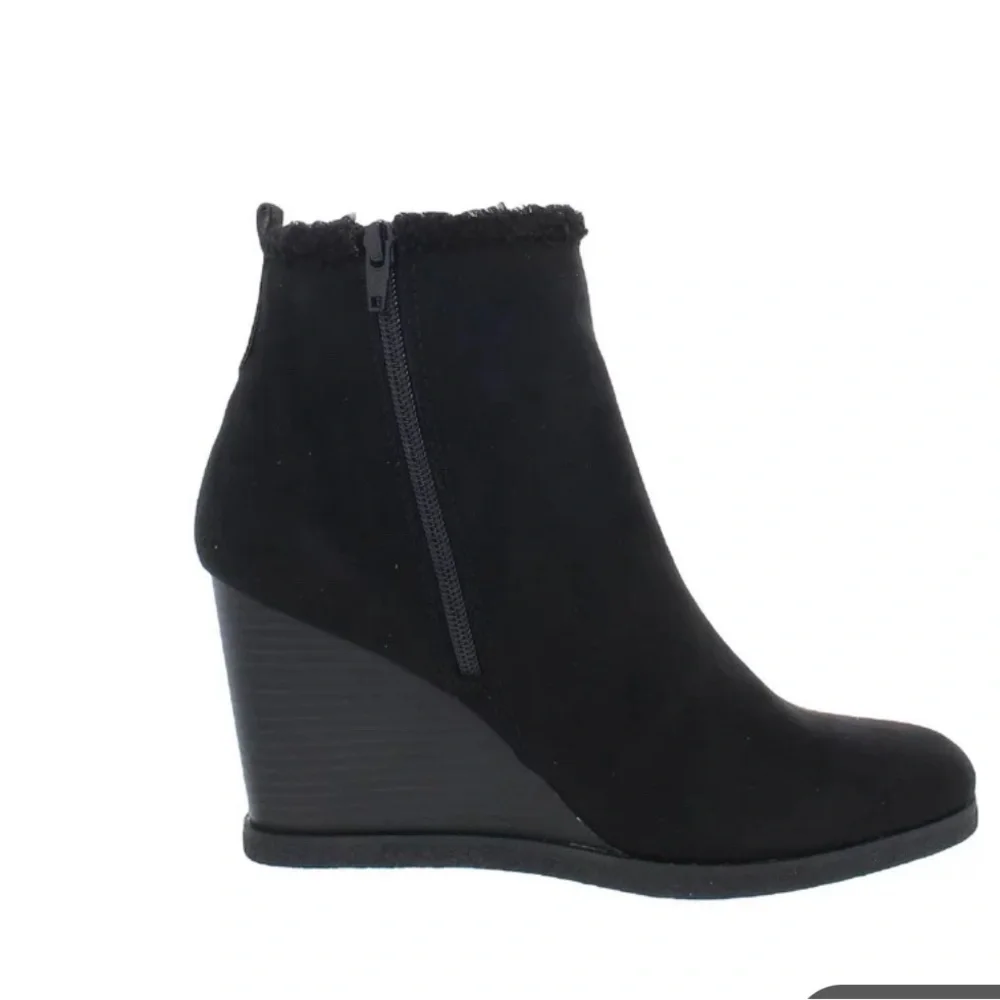 Sun + Stone NIB Camille’s Wedge Booties SIZE 11